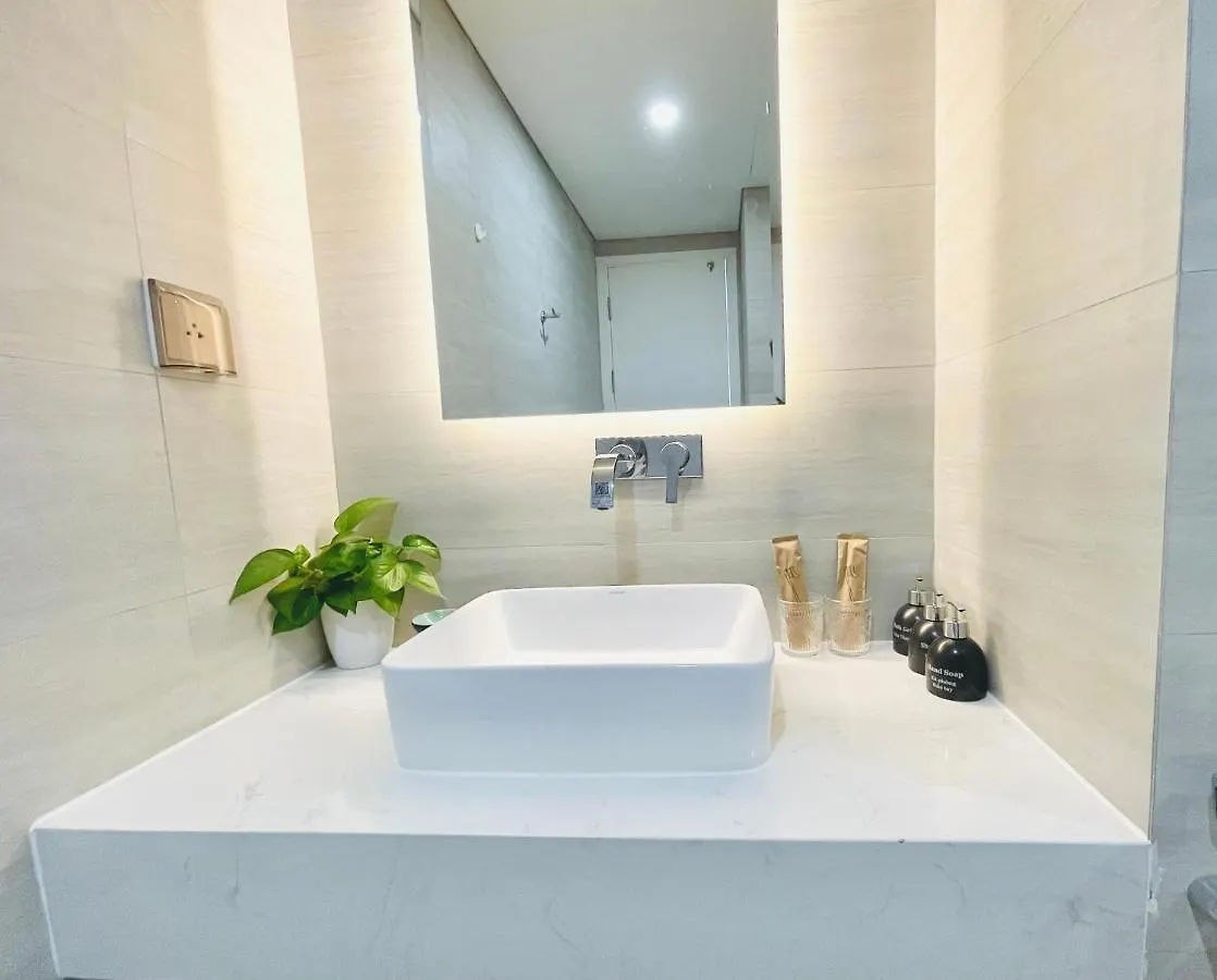 2608 - Luxury Apt Sea View Marina Suites Full Option Nha Trang 0*,